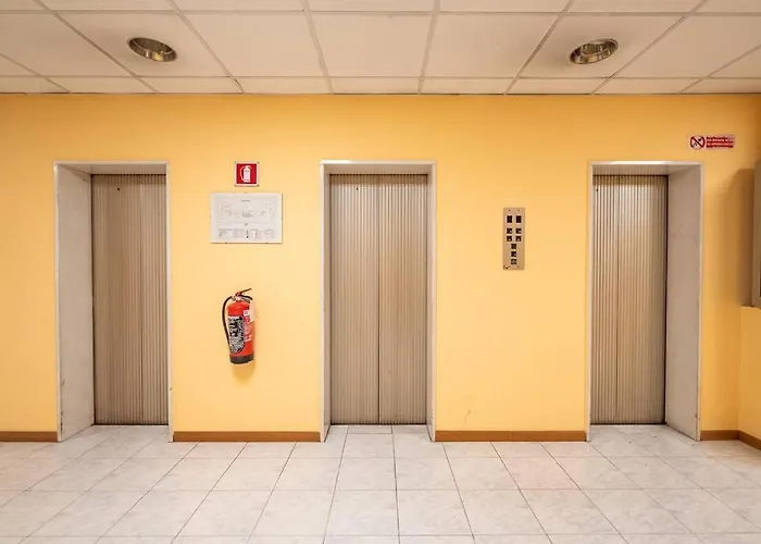 2 Minutes From Central Station-Exclusive Open Space
